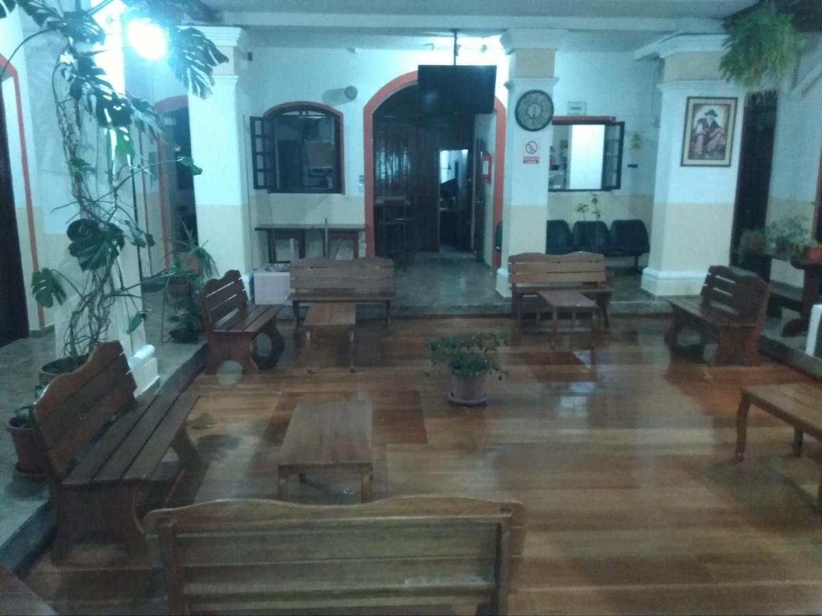 Hostal Buenos Aires Quito Zewnętrze zdjęcie